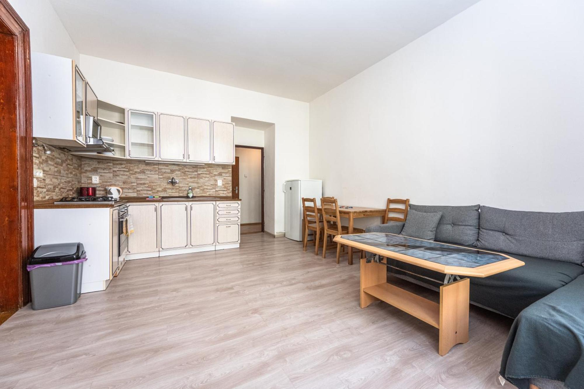Apartment Charkovska 18 *