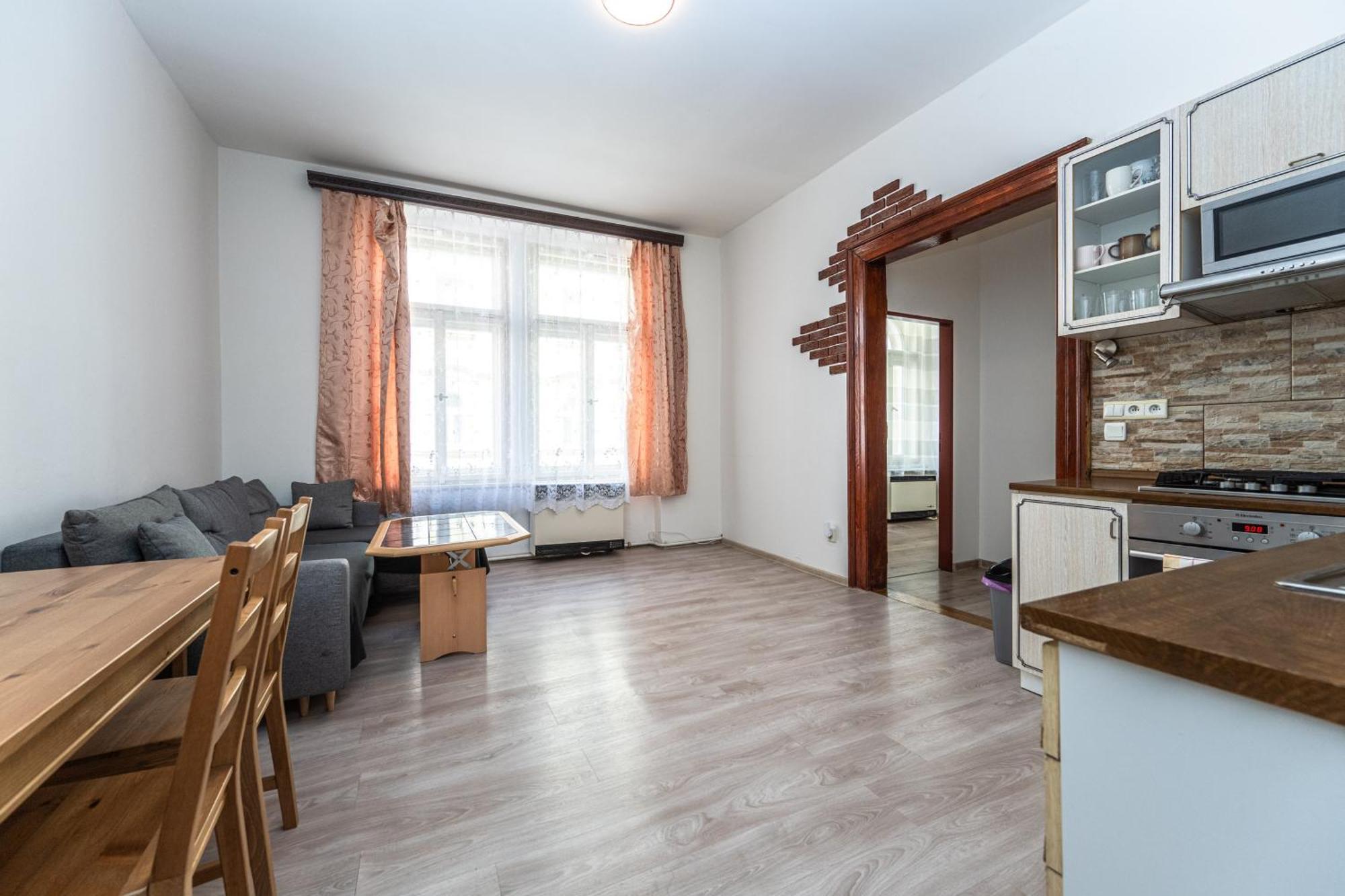 Apartment Charkovska 18 *